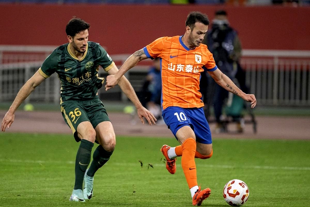 欧超杯今晨再迎强敌；俄克拉荷马雷霆造点机会；主帅态度：球迷炸锅；团队化学反应显著的简单介绍-多米体育